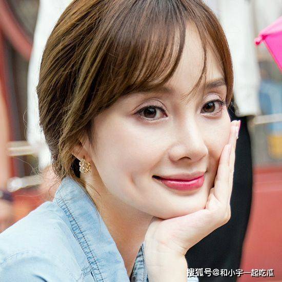 四线明星背后的故事与时代印记，星光闪耀背后的故事。