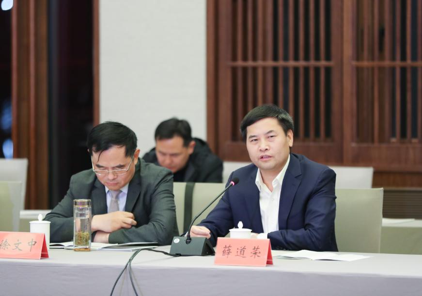 北京异地高考新规定下的独特小巷探秘，遇见一家特色小店