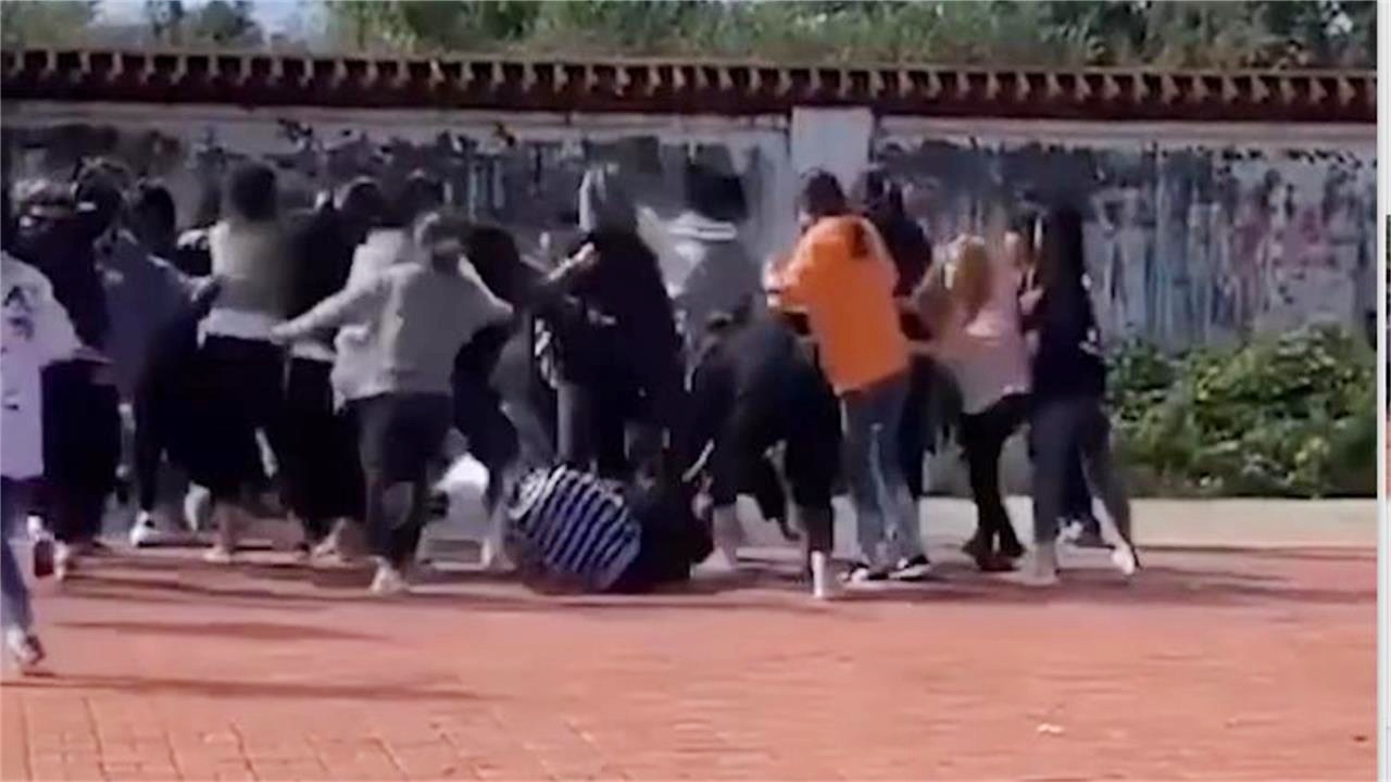 绥化贴吧热议群架事件，学习改变命运，自信引领未来背后的力量